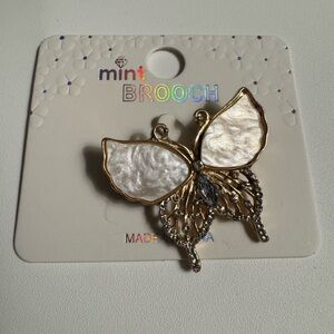 NWT MINT butterfly brooch in gold tone